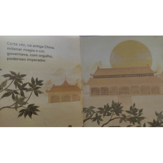 O Rouxinol e o Imperador, Recontado por Giselda Laporta Nicolelis, Ilustrado por Lúcia Hiratsuka, Frete Grátis O Rouxinol e o Imperador, Recontado por Giselda Laporta Nicolelis, Ilustrado por Lúcia Hiratsuka, Frete Grátis